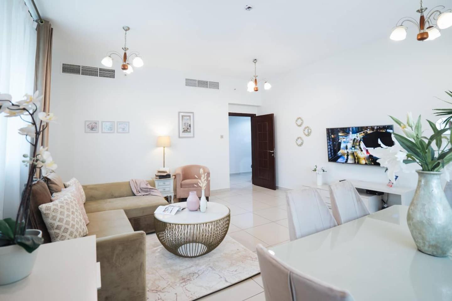 Charming Warm Suite With Amazing Views Of The City Dubai Dış mekan fotoğraf